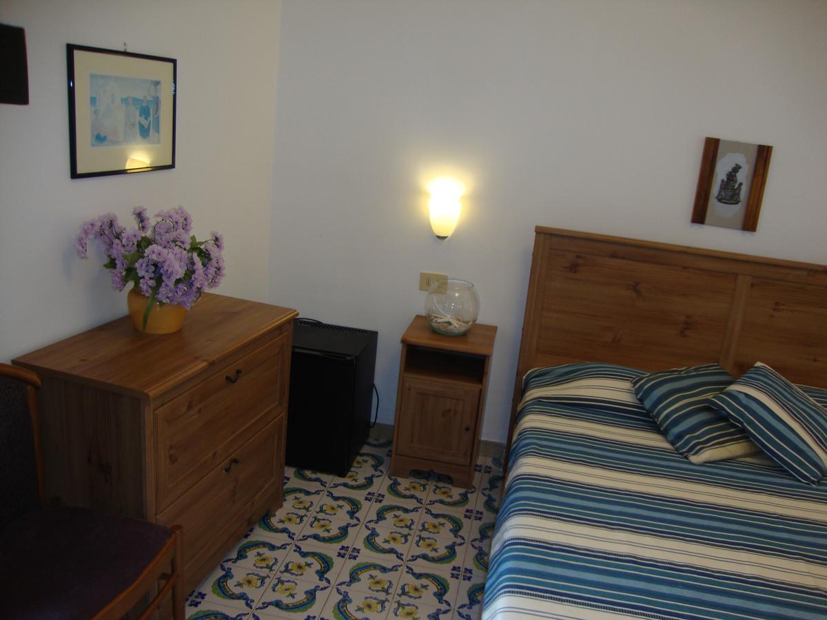 Hotel Conte - S. Angelo Bay 塞拉拉丰塔纳 外观 照片