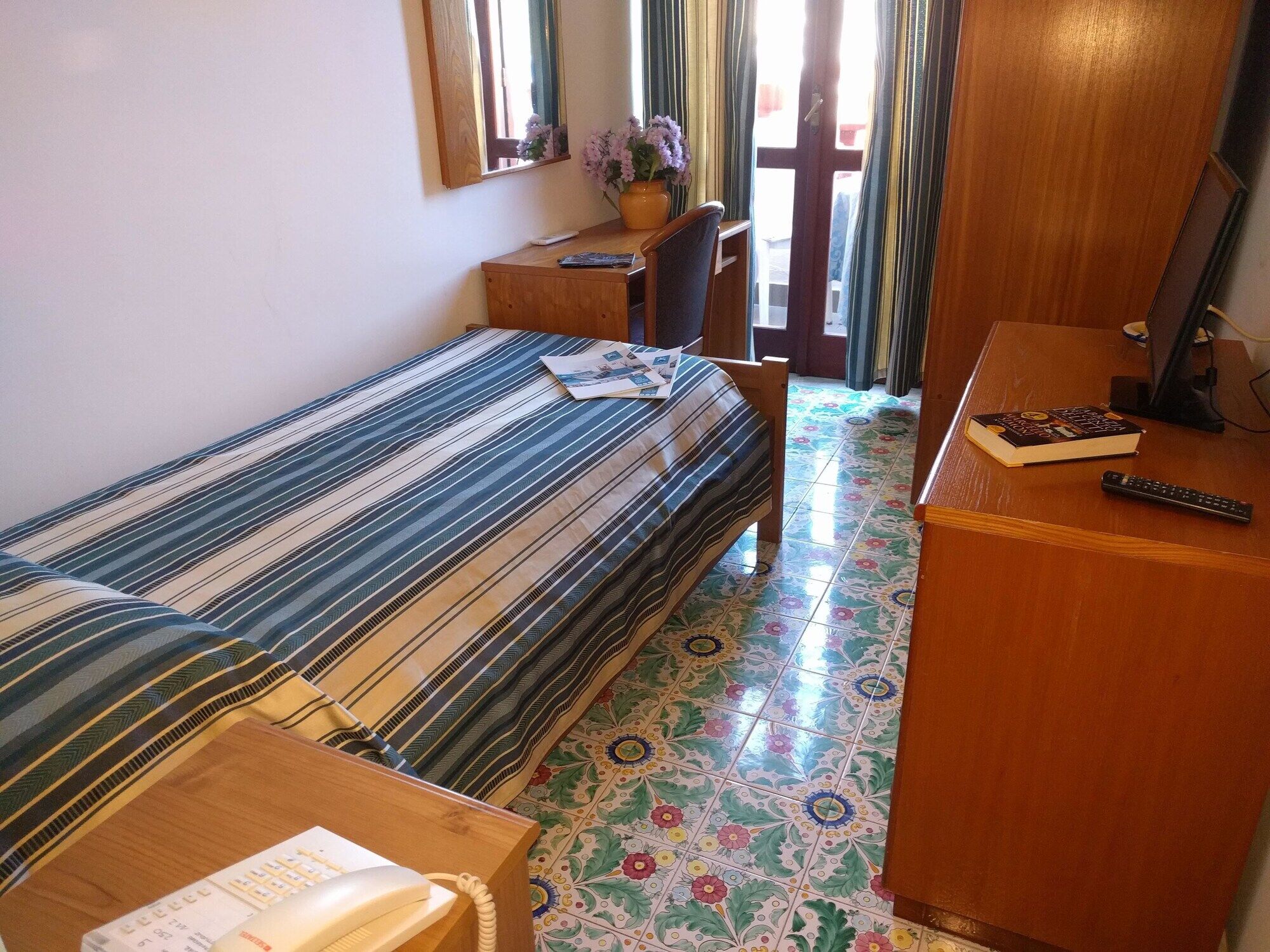 Hotel Conte - S. Angelo Bay 塞拉拉丰塔纳 外观 照片